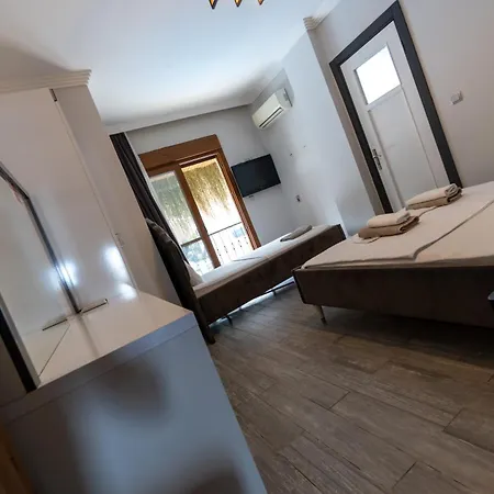 Stone House Butik Hotell *