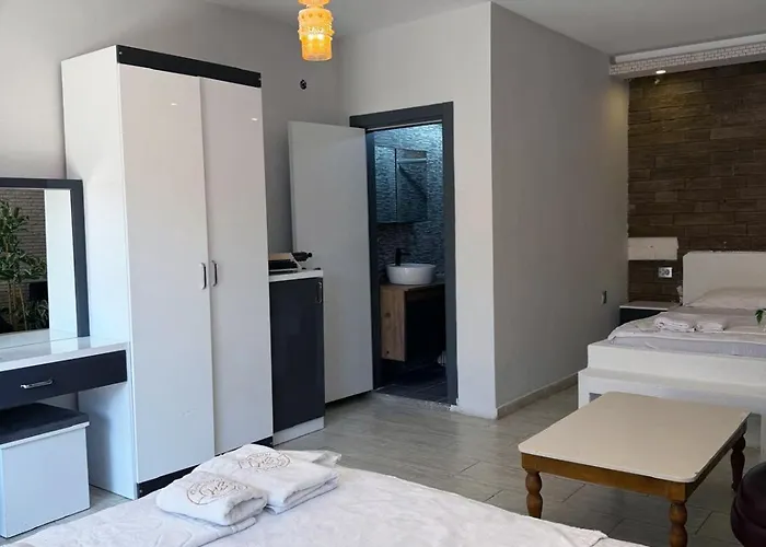 Stone House Butik Hotel *