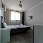 Stone House Butik * Esmirna