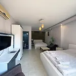Stone House Butik Esmirna